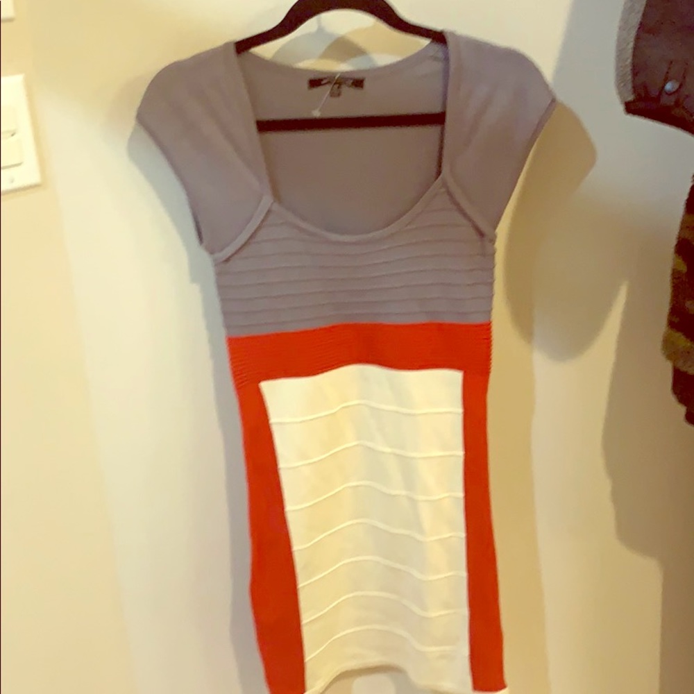 Cap sleeve body con mini dress